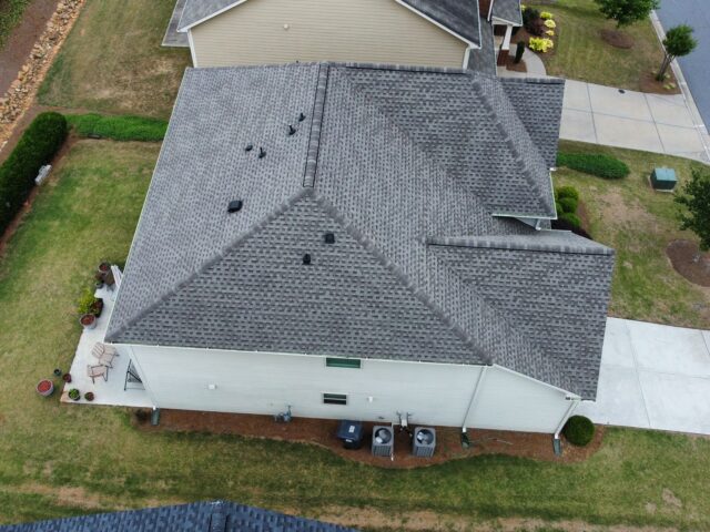 https://brightskyroofingllc.com/wp-content/uploads/2024/04/brightsky-roofing-02-640x480.jpeg