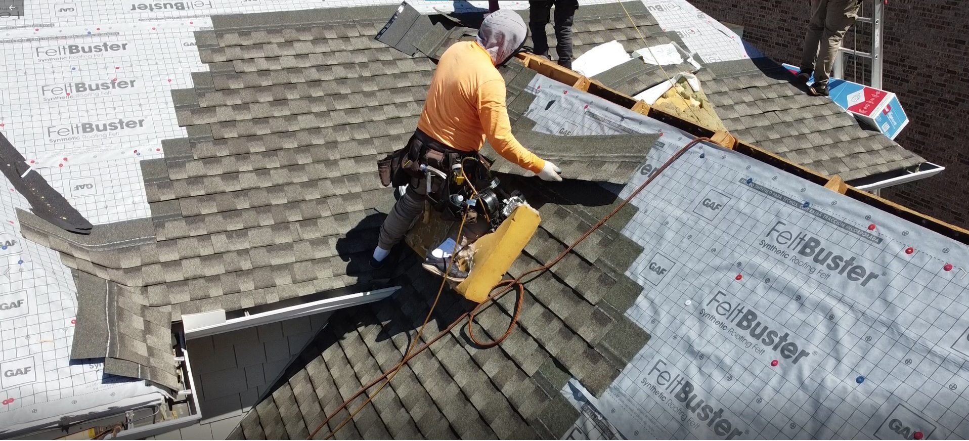 https://brightskyroofingllc.com/wp-content/uploads/2024/04/roofing-01.jpg